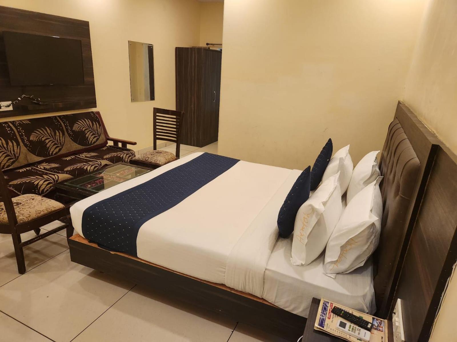 Hotel Aerotech Near Delhi Airport New Delhi Exterior photo